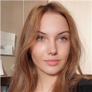 Englisch Tutorin, die alle Altersklassen gerne unterrichtet und bei Problemen hilft